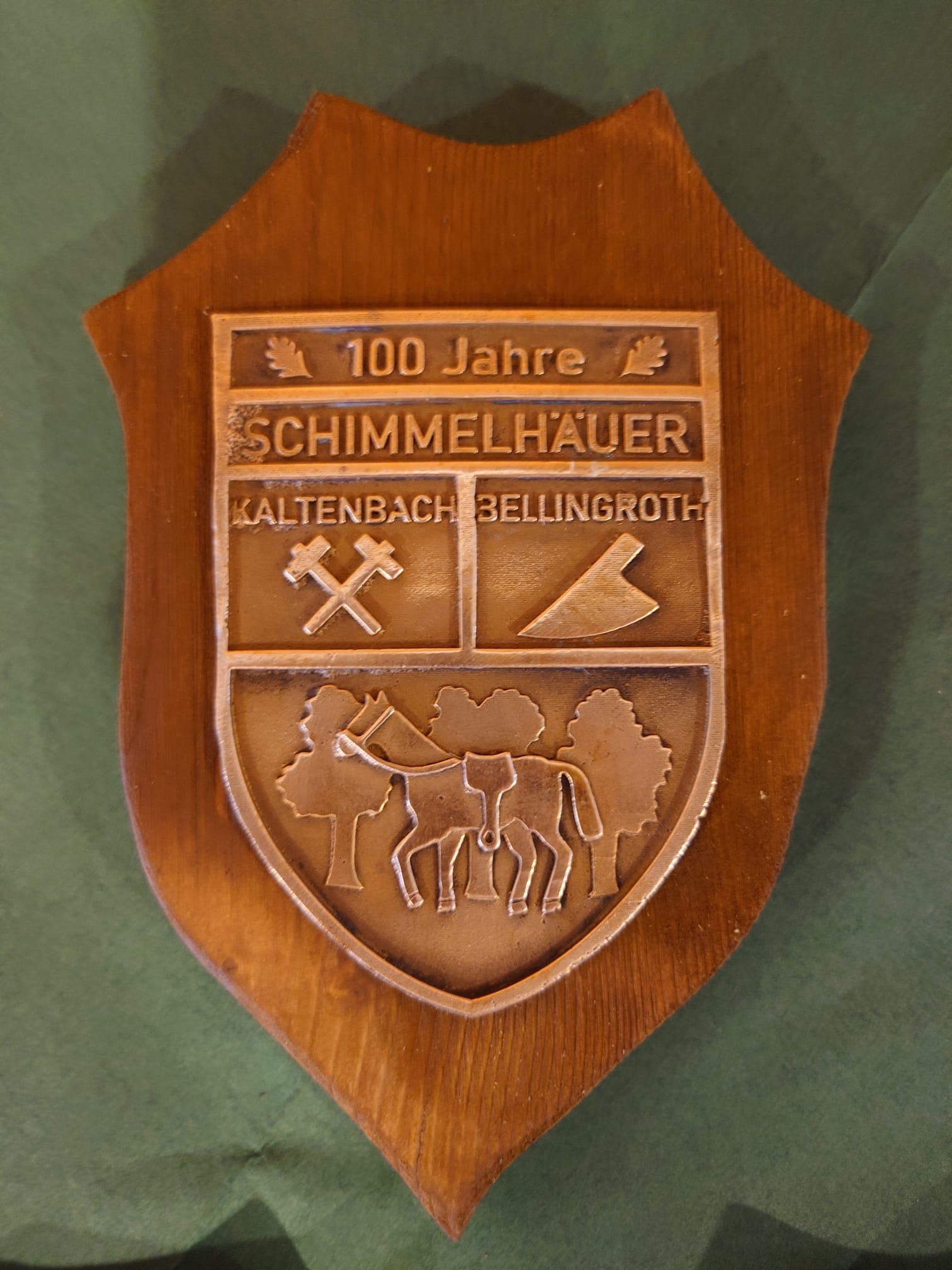 2025-06-28%20Wappen%20aus%20Bronze